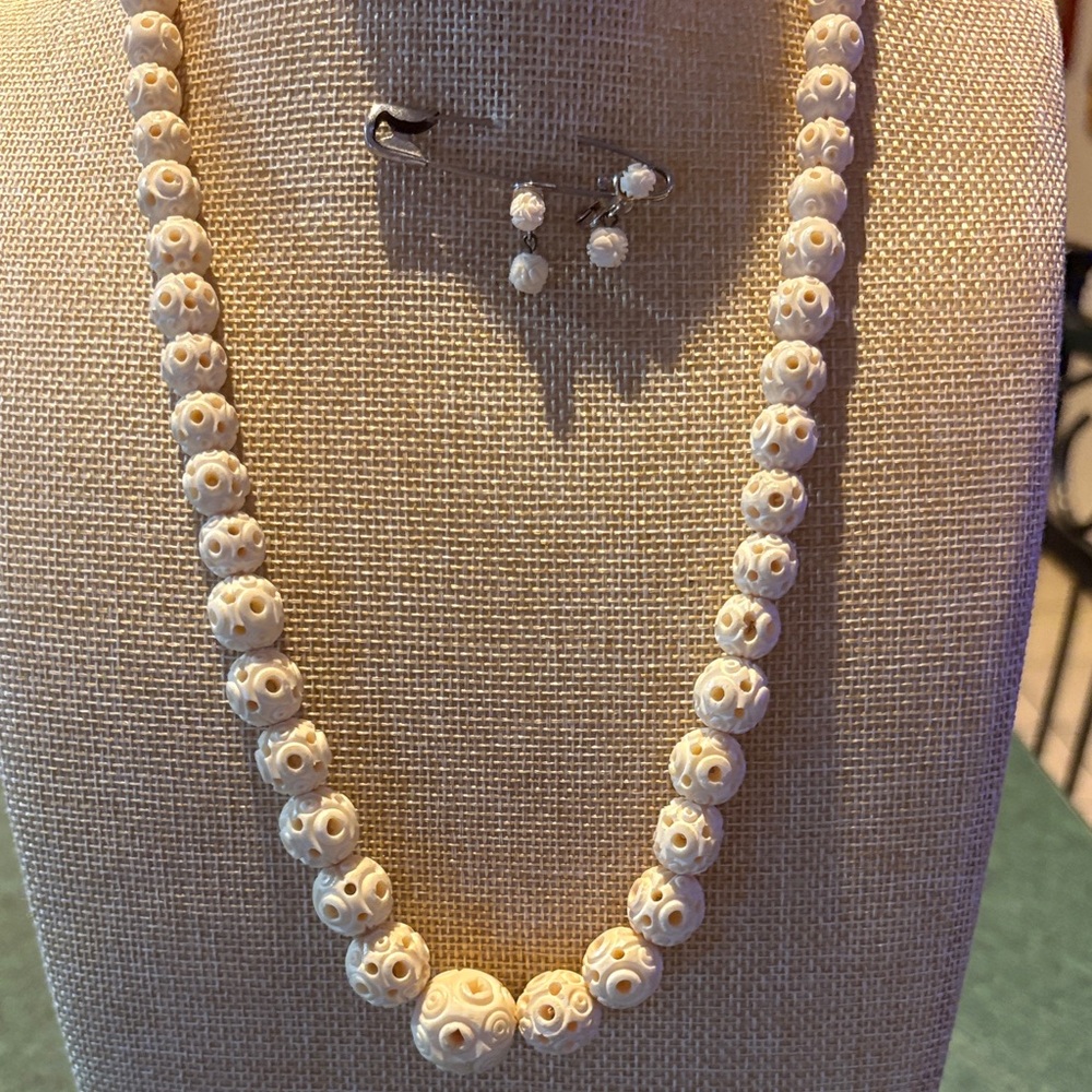 Carved bone necklace/earring set Vintage